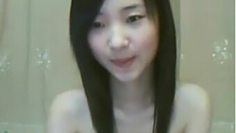 Garota Chinesa Se Masturba Na Webcam