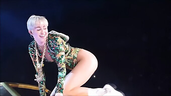 Miley Cyrus' Forførende Opptreden Etterlater Ikke Noe Annet Valg Enn Å Nå Klimaks.