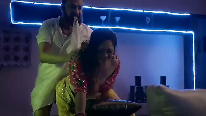 Mama Vitregă Indiană Seduce Un Bărbat Musulman Pentru Sex Pasional