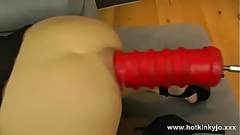 Experimente O Prazer Máximo Com Um Enorme Dildo E Ação Anal Em 4k