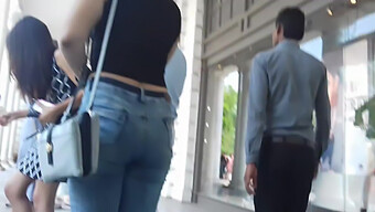 Garota Indiana De Jeans Apertado Mostra Sua Barriga E Bunda