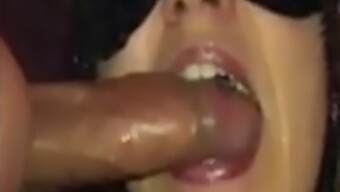 Facial Für Deutsche Amateurin In Selbstgemachtem Video