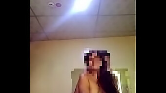 Mujer Casada Busca Placer En Otro Lugar Por Descontento Con Su Marido