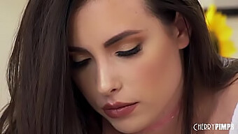 Anální Trénink Casey Calvert S Orgasmem