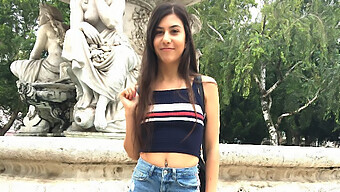 La Chica Alemana Anya Krey Seduce Para Tener Sexo En Un Casting Al Aire Libre