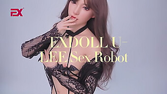 Exdoll Cyberfushion, Un Robot Sexuel En Silicone Hardcore Avec Un Gros Cul, Montre Sa Silhouette Élancée Et Mince.