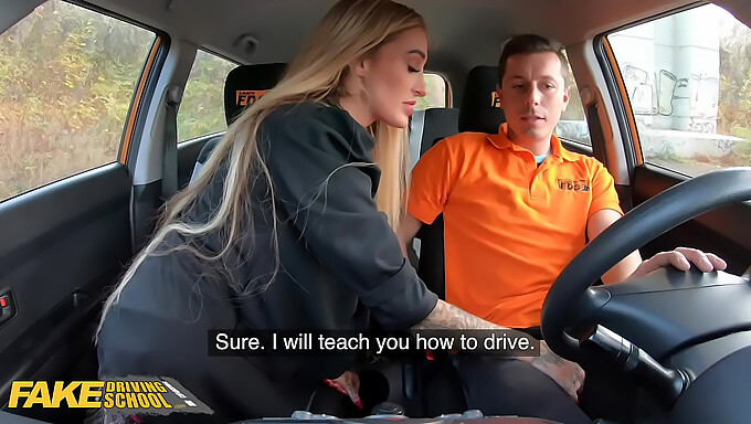 Daisy Lee'Nin Fakedrivingschool'Da Oral Becerilerde Ustalaşma Konusundaki Komik Yolculuğu