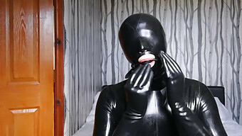 Latex Bondage Fetish Med Gummislave