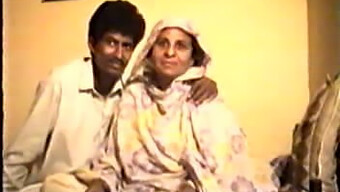 La Vidéo Intime Du Couple Rétro Pakistanais À La Maison