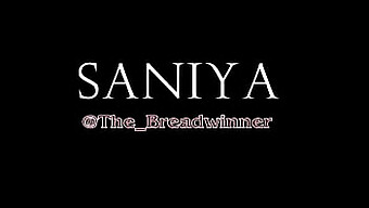 Saniya Kitty의 유혹적인 벗은 트워킹 공연