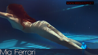 Mia Ferrari โชว์เดี่ยวกลางแจ้ง: ความงามที่เย้ายวนของวัยรุ่นรัสเซีย