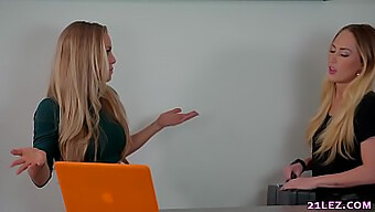 Carter Cruise En Nicole Aniston Hebben Een Intense Anale Ontmoeting Met Unieke Vingertechnieken.