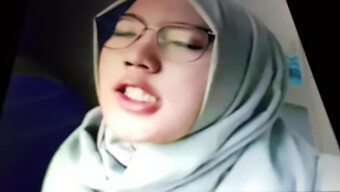 Memuaskan Diri Sambil Berfantasi Tentang Wanita Muslim