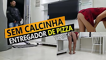 Cuộc Phiêu Lưu Cách Ly Của Cristina Almeida: Cuộc Gặp Gỡ Ngắm Trộm Với Anh Chàng Giao Pizza