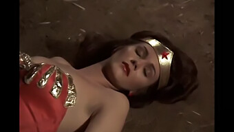 Encuentro Sensual Con El Icónico Superhéroe, Wonder Woman