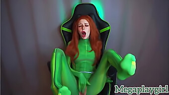 Ginger Teen Sam Tager På Hemmelig Mission For At Give Et Massivt Blowjob