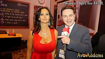 Ava Addams และ Andrea Diprè มีส่วนร่วมในการเล่นหน้าอกและออรัลเซ็กซ์