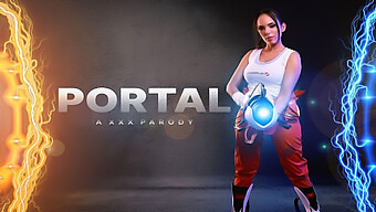 สาวงามชาวสเปน Katrina Moreno ในคอสเพลย์เป็น Chell นมโตจาก Portal ตอบสนองความต้องการของคุณ