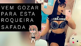 Joven Milf Rockera Con Grandes Tetas Y Un Coño Peludo Tiene Orgasmos En La Webcam